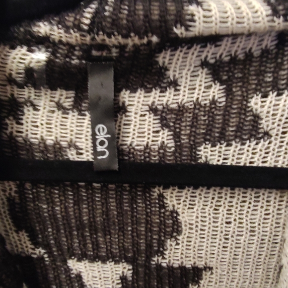 Elon Aztec Pattern Size M - Picture 2 of 4